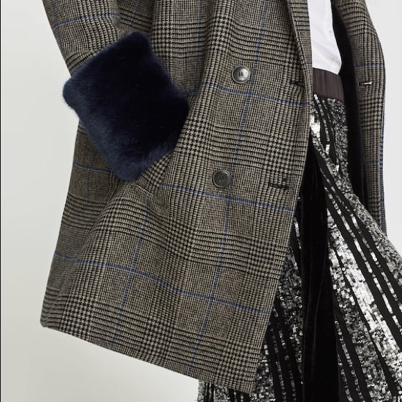 COPY - NWT Zara look alike Tartan Plaid Checked Coat with Fur Cuffs - Picture 3 of 8